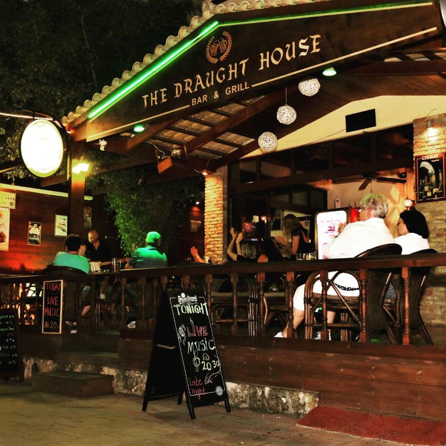 The Draught House Pub-Inn Malia Buitenkant foto
